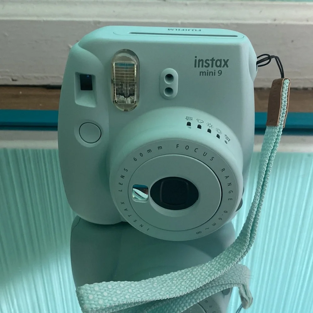 Instax Mini 9 ice blue camera